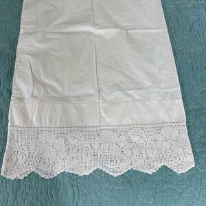 Elegant White Lace Trim Pillowcase
